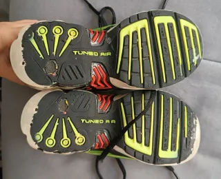 Botas de fútbol Nike Air Max Plus infantiles