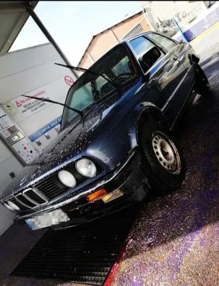 BMW e30 318i