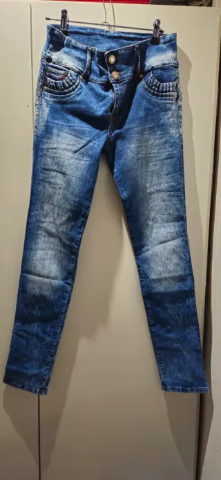 Pantalón vaquero colombiano