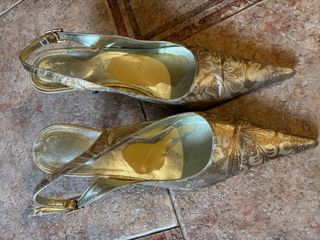 Zapatos y bolso de vintage dorados
