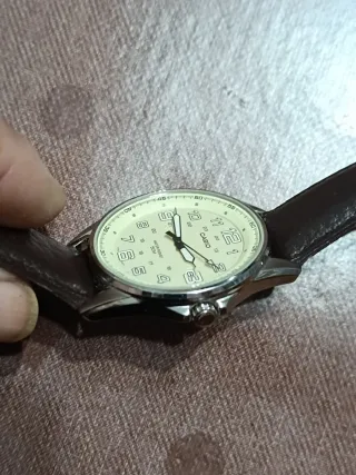 Reloj Casio Beige y Marrón