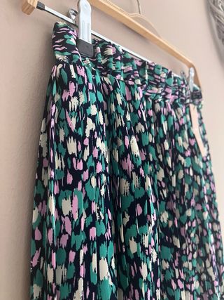 Falda estampada nueva