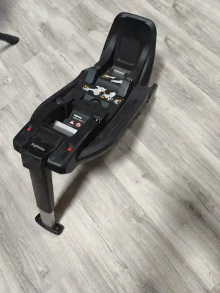 Carrito de bebé gris