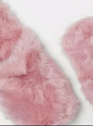 Zapatillas de pelito rosa SIN ESTRENAR