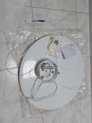 Lámpara moderna metal y plástico