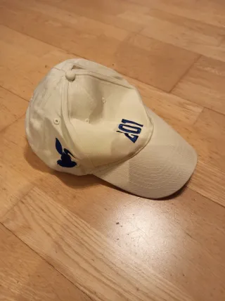 Gorra Nesquik Beige con número 201