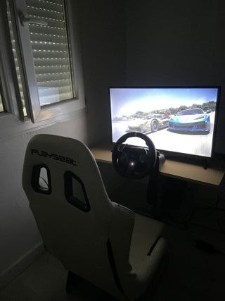 Playseat con Volante G920, Xbox Series S y TV