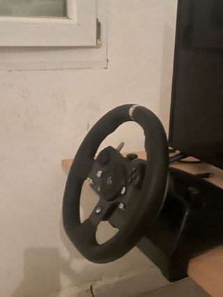 Playseat con Volante G920, Xbox Series S y TV