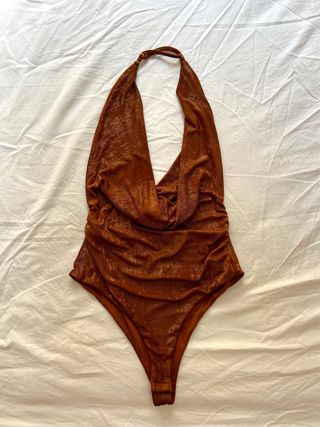 Body escote halter drapeado cobre