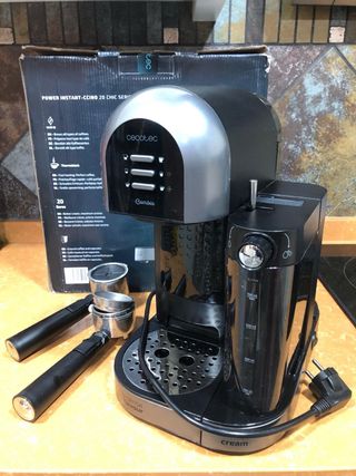 Cafetera Cecotec instant-ccino-20 chic serie nera.