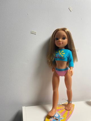 Nancy Muñeca Surfista con Tabla