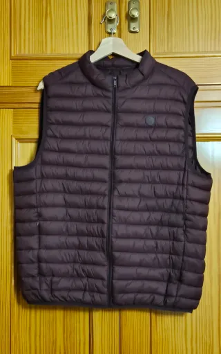 Chaleco acolchado Álvaro Moreno Rojo Burdeos.