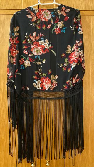 Kimono Bershka flores flecos talla única