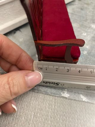 Divano per casa delle bambole