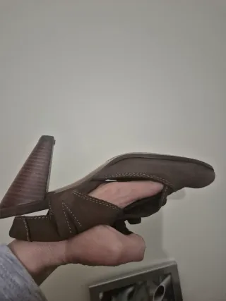 Zapatos de tacón con lazos talla 34