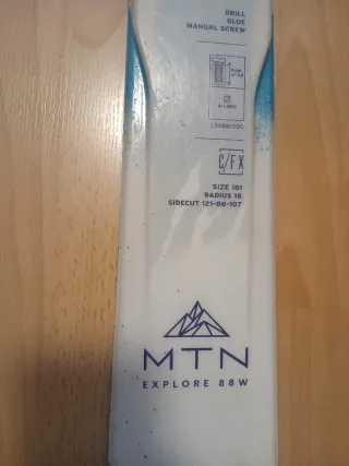 Esquís de travesía Salomon MTN Explore 88