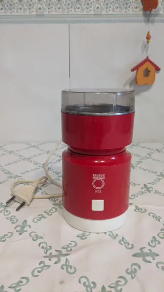 Molinillo Eléctrico Taurus Rojo Vintage