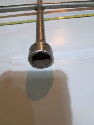 Chiave a croce per dadi