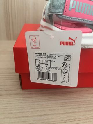 Sandalias de agua Puma, talla 22