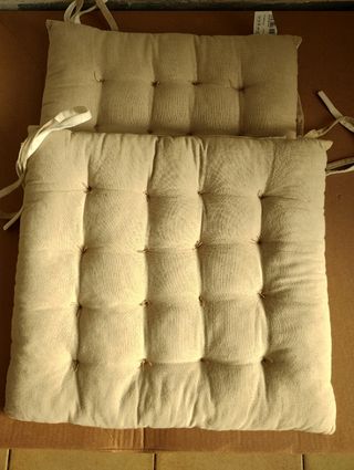 Cuscini per sedie beige in tessuto