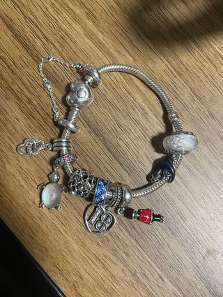 Pulsera Pandora con charms