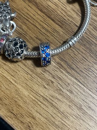 Pulsera Pandora con charms