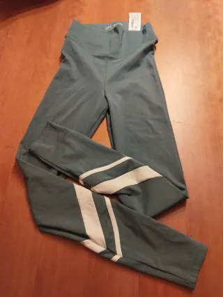 Mallas deportivas verdes y blancas