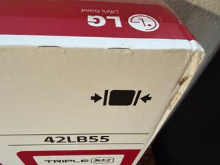 TV LED LG 42 42LB55 FHD esta precintada.