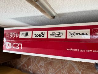 TV LED LG 42 42LB55 FHD esta precintada.