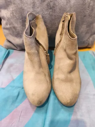 Botín Stradivarius Beige/Gris Talla 38