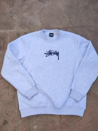Sudadera Stussy bordada gris y negra