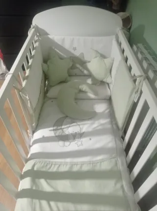 Culla con cuscino e materasso