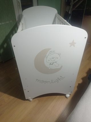 Culla con cuscino e materasso