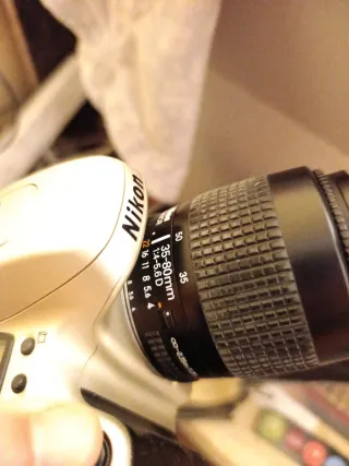 Cámara Nikon F50 Plata