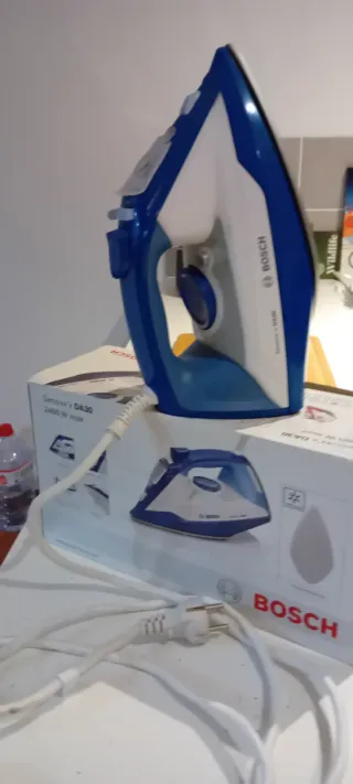 Plancha de ropa Bosch azul