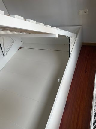 Canapé BRIMNES abatible blanco y madera.