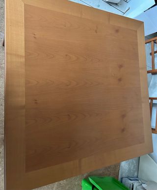 Tavolo in legno con 4 sedie