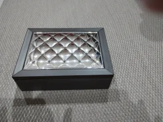 Caja joyero madera y plata diseño acolchado