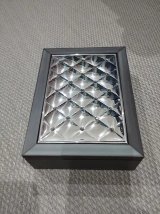 Caja joyero madera y plata diseño acolchado