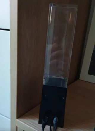 Altavoces negros y plateados