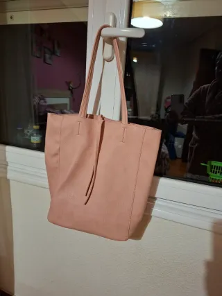 Bolso rosa de piel sintética