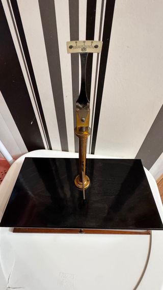 Balanza antigua de precisión