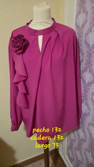 Blusa Fucsia/Magenta Talla 2XL con Flor
