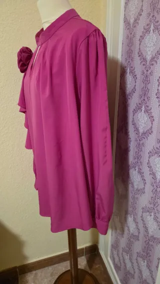 Blusa Fucsia/Magenta Talla 2XL con Flor
