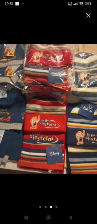Lote 8 Sciarpe e Cappelli Disney