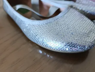 Manoletinas plateadas con lentejuelas. 31