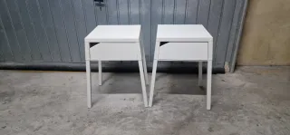 Mesitas de noche metálicas blancas Ikea