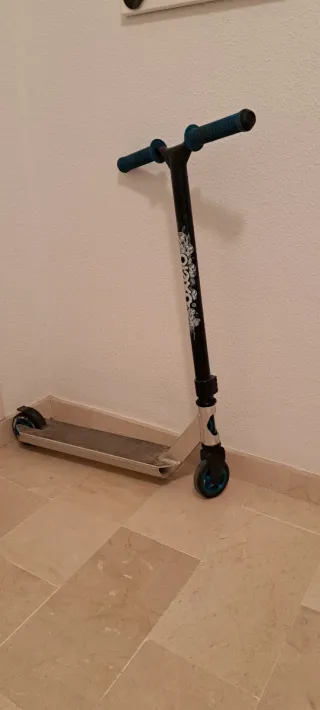 Patinete Oxelo Negro y Azul