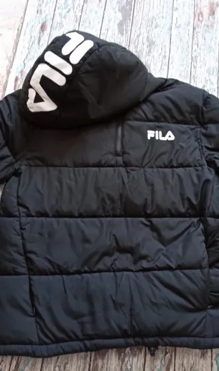 Abrigo Fila con capucha  nuevo