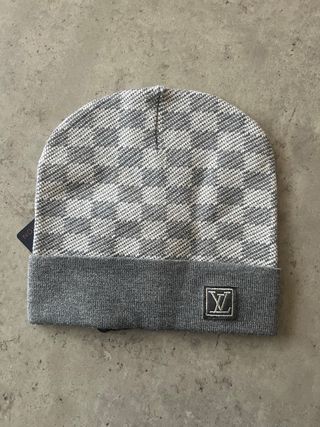 Gorro Louis Vuitton Gris y Blanco